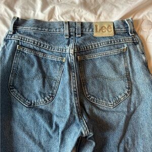 1990’s Lee Classic Medium Blue mom jeans 8 petite